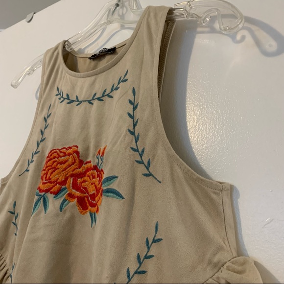 Croptop - Picture 2 of 4